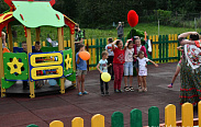 Новые детские площадки появились в селе Мошенское  благодаря программе формирования современной среды 