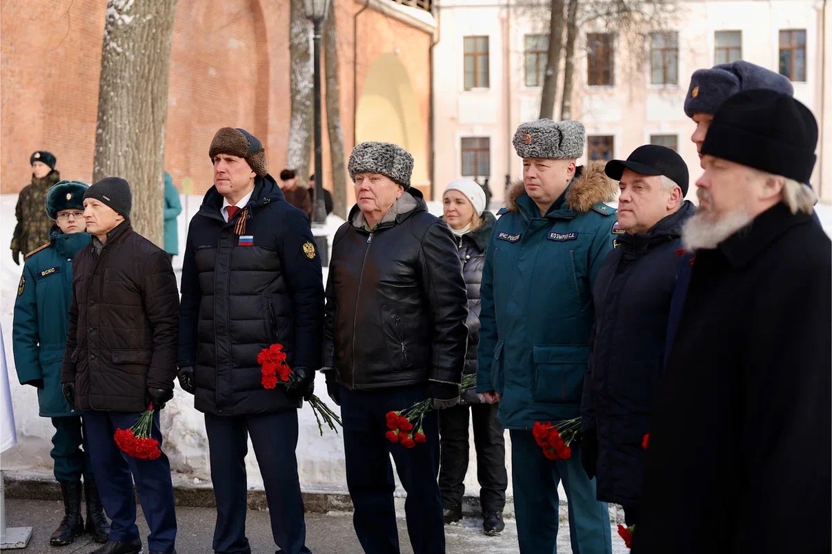 Митинг, посвящённый Дню защитника Отечества, состоялся сегодня в Великом Новгороде