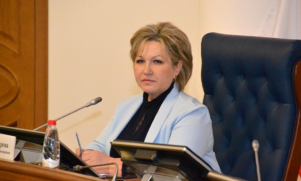 Елена Писарева: Законопроект о регулировании работы аптечных сетей позволит повысить доступность лекарственной помощи для сельских жителей