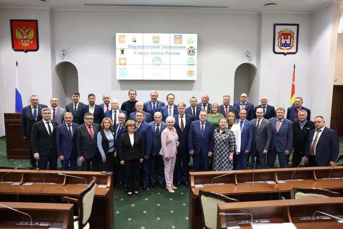 Парламентарии Северо-Запада обсуждают совместные инициативы в Калининграде