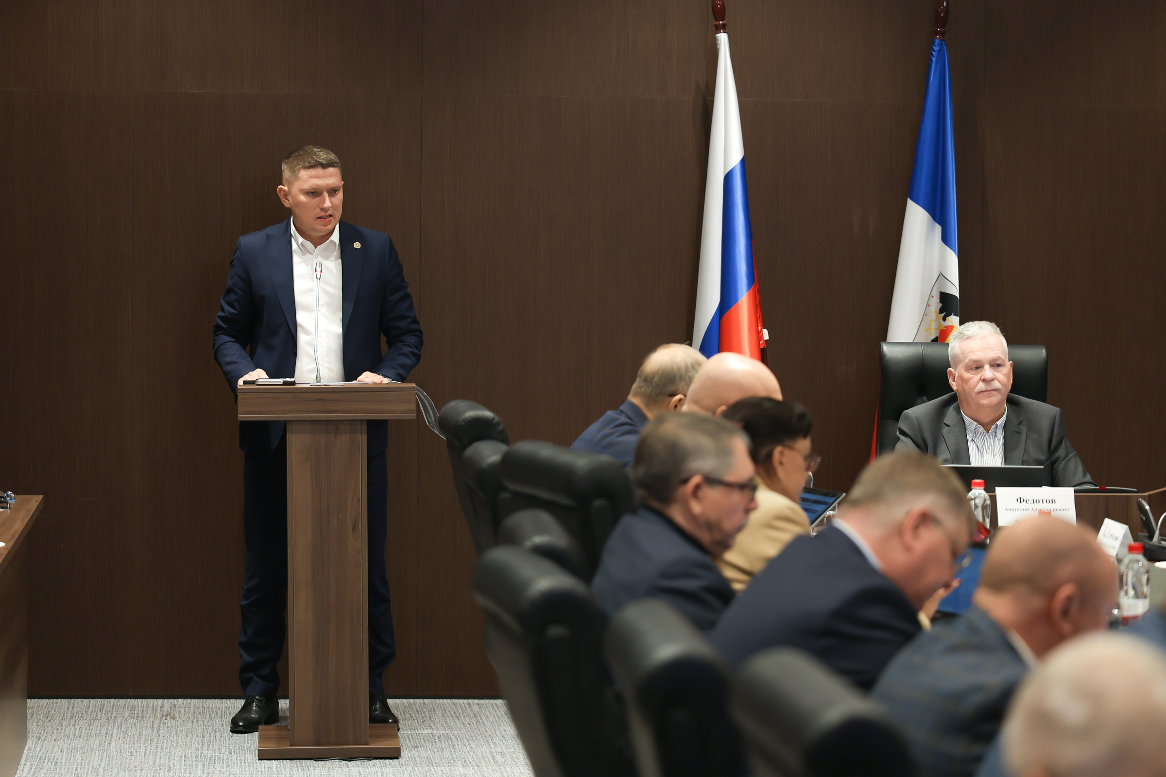 О финансировании дорожной отрасли депутатам в ходе «нулевых чтений» бюджета 2025-2027 рассказал Константин Куранов