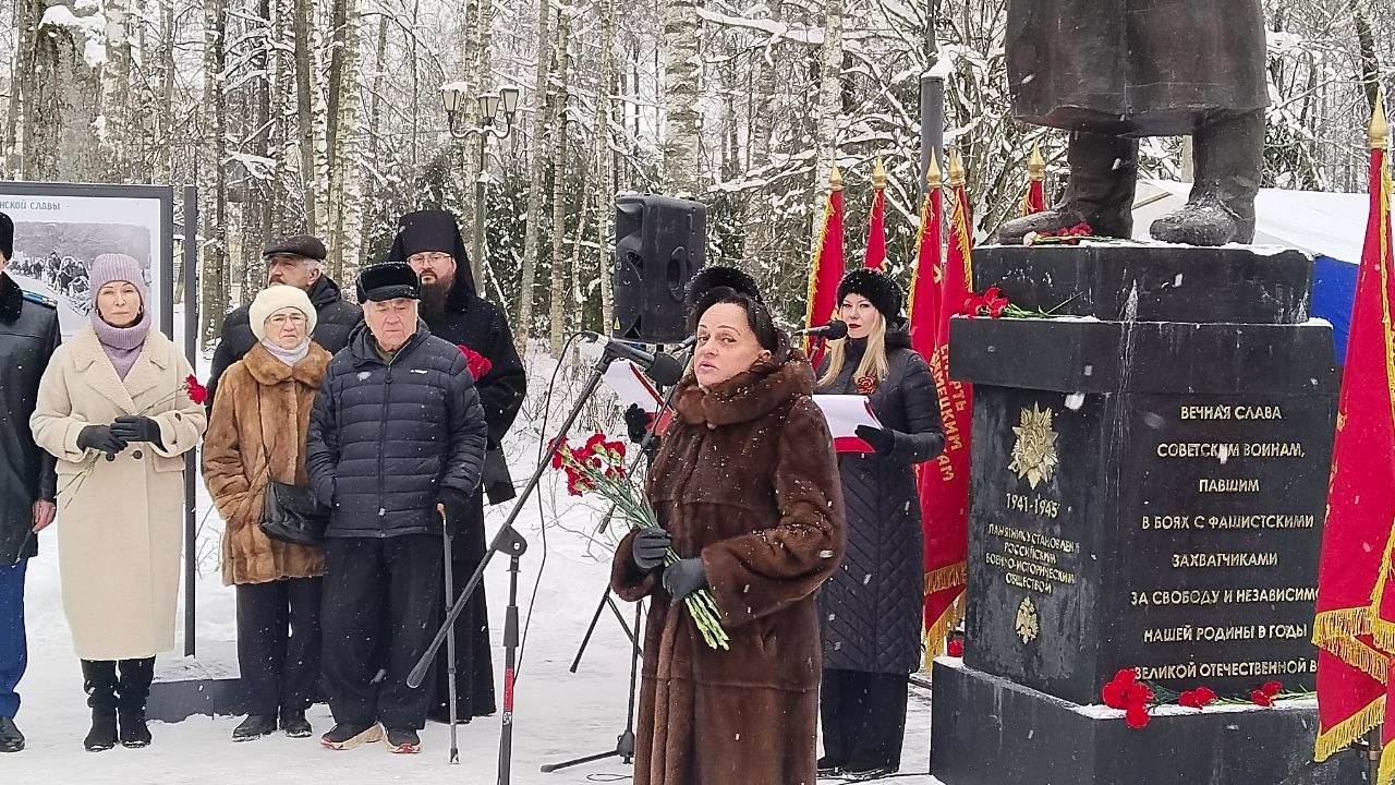 Старая Русса отметила 81-ую годовщину со Дня освобождения от немецко-фашистских захватчиков