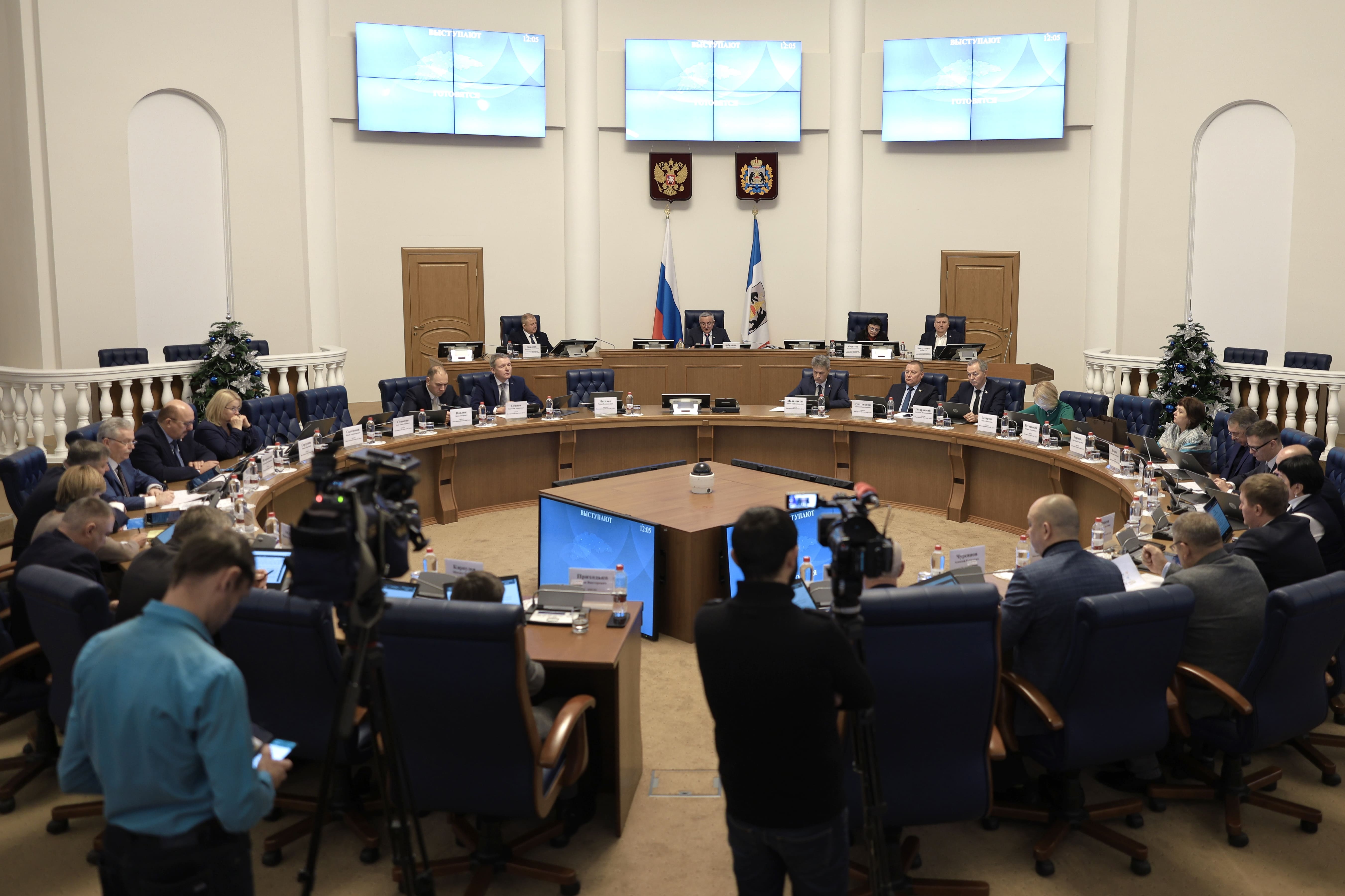 Областной бюджет на 2024 год и на плановый период 2025 и 2026 годов принят во втором чтении единогласно