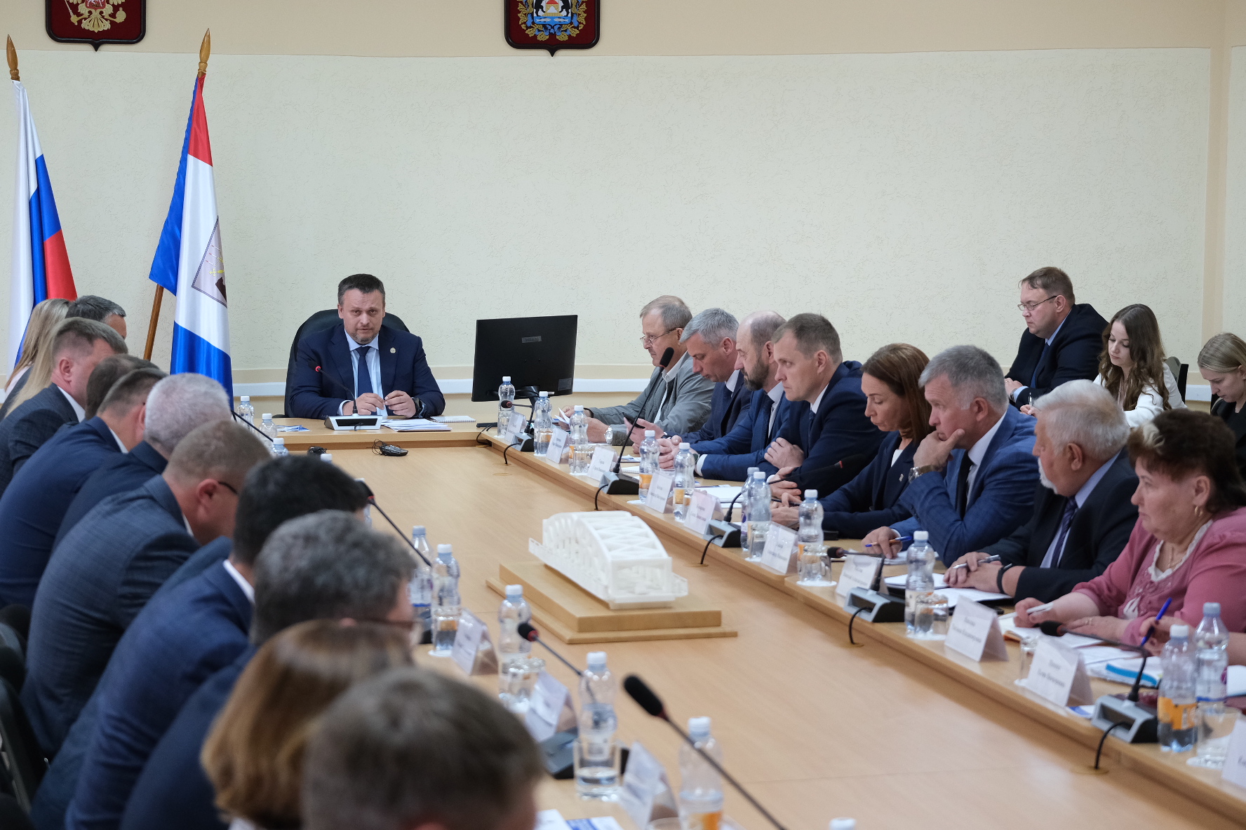 Социальную поддержку жителей региона обсудили на очередном заседании Муниципального собрания