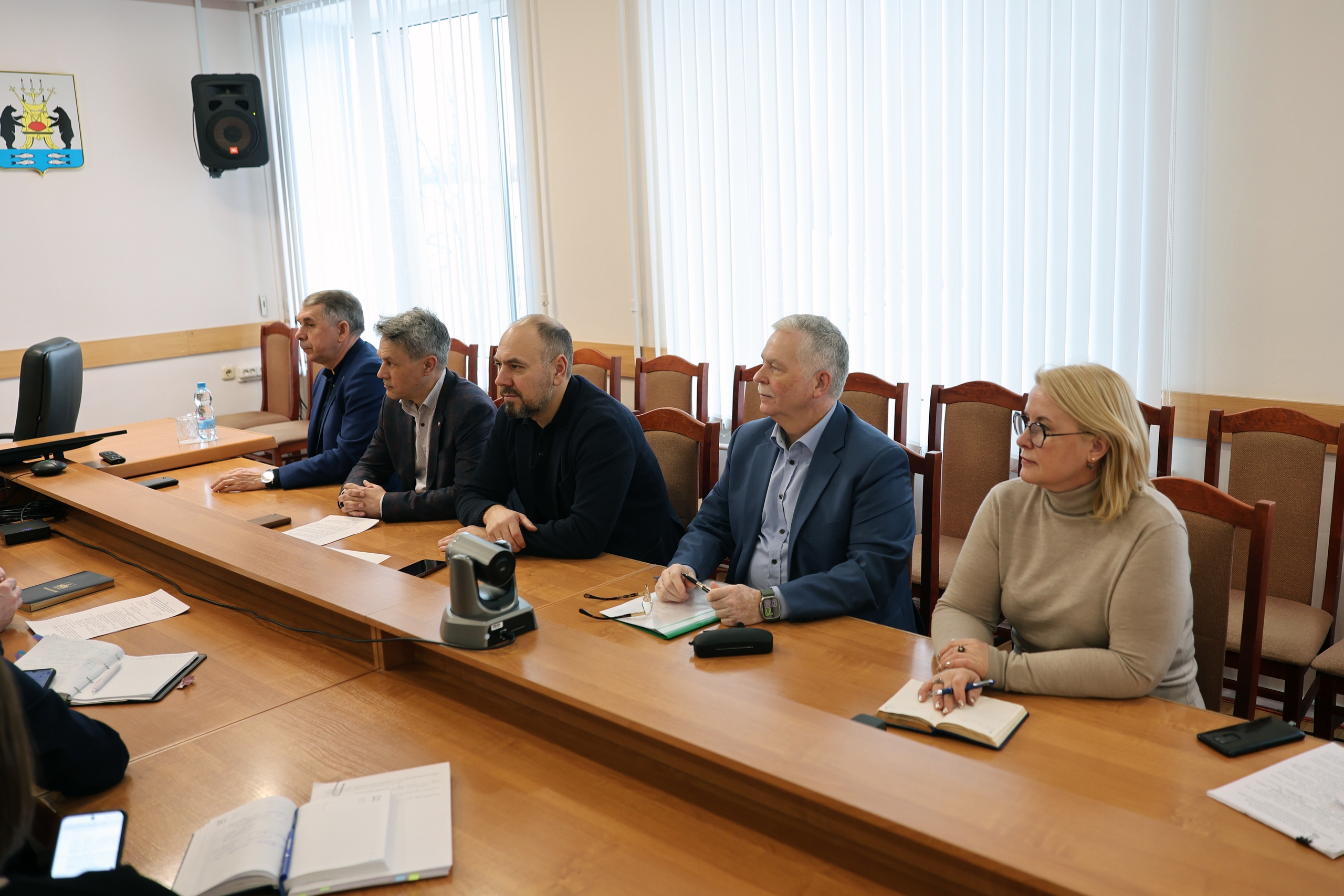 Депутаты продолжают прорабатывать вопросы перераспределения полномочий между муниципалитетами и органами власти региона