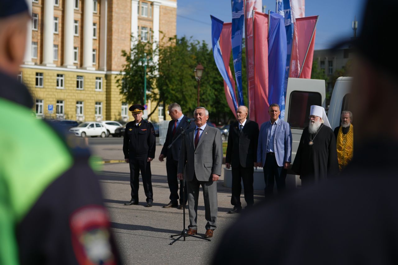 В служебную командировку на Северный Кавказ выехал сводный отряд УМВД России по Новгородской области