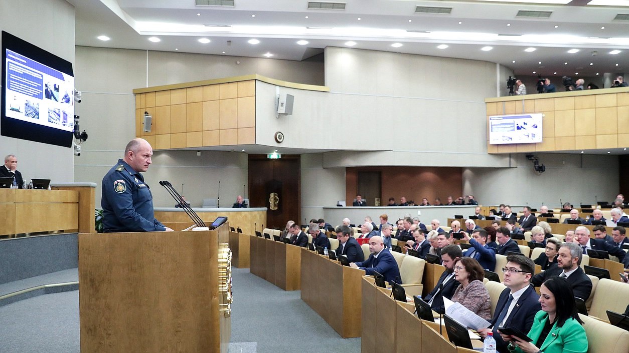 МЧС России готово поддержать инициативу о предоставлении региональным пожарным права на досрочную пенсию