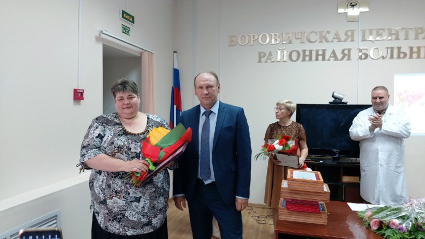 Юрий Саламонов поблагодарил медицинских работников за самоотверженный труд