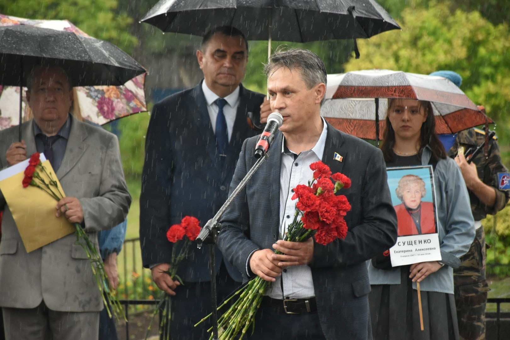 Сегодня исполняется 82 года со дня трагедии на железнодорожной станции в с. Лычково, где в годы Великой Отечественной войны погибли эвакуированные из Ленинграда дети