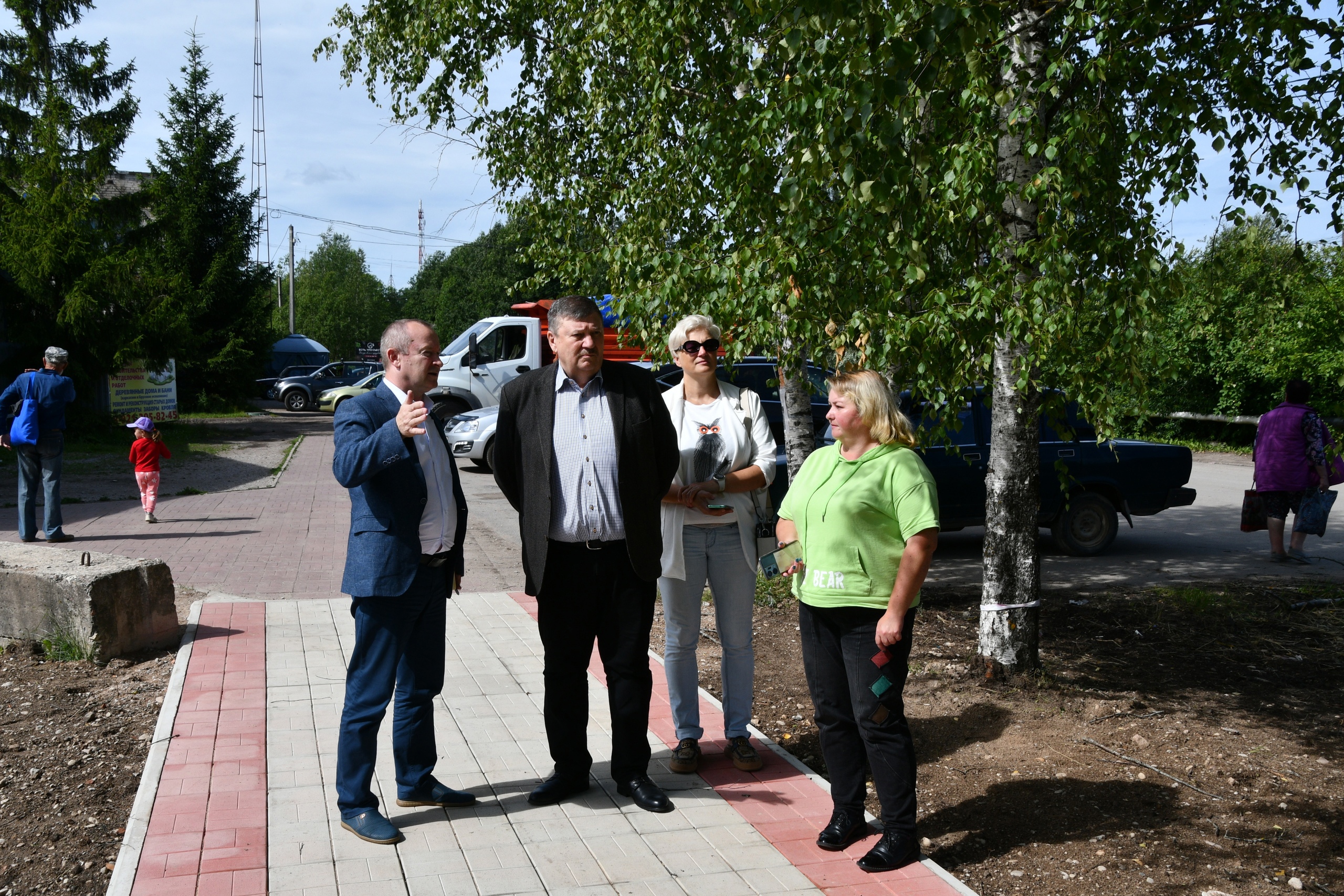 В районах и округах области продолжается благоустройство