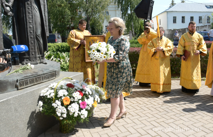 Сегодня в Великом Новгороде проходят торжественные мероприятия, посвященные всероссийскому  Дню семьи, любви и верности