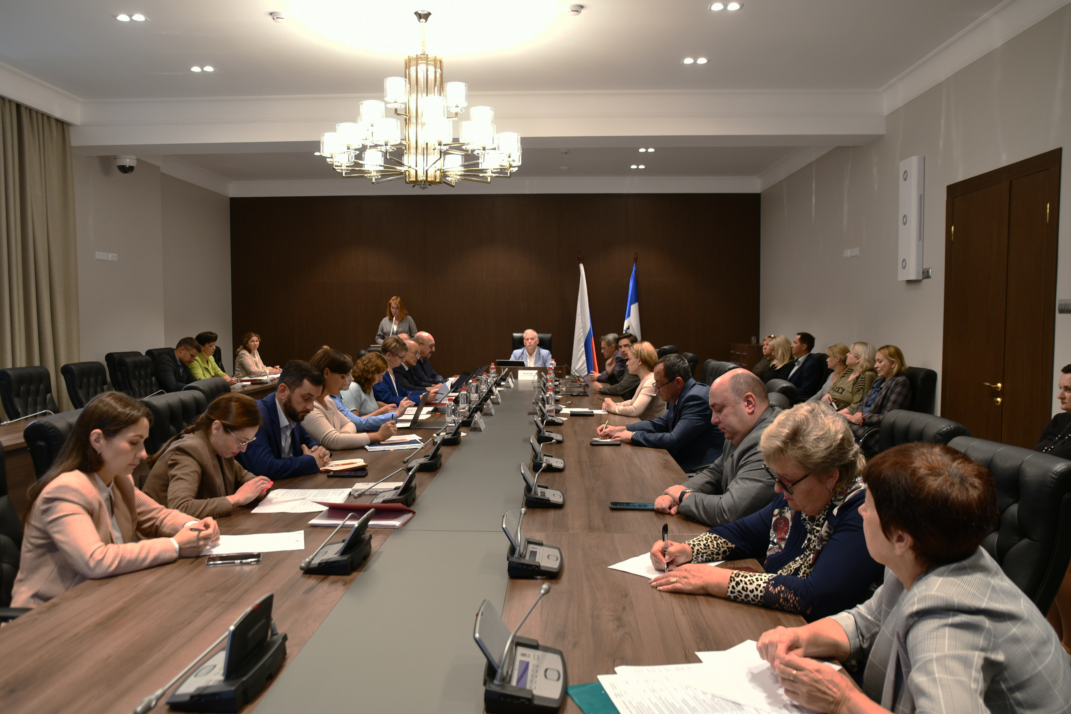 В профильном парламентском комитете взяли на контроль ситуацию с ремонтом лыжероллерной трассы в Пестовском районе