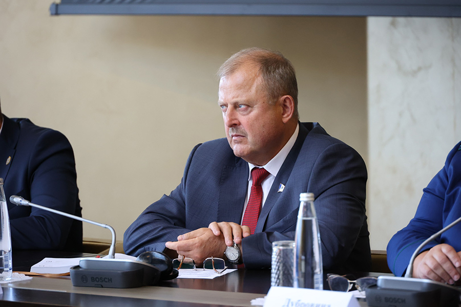 Владимир Королёв принял участие в выездном заседании правительства Новгородской области