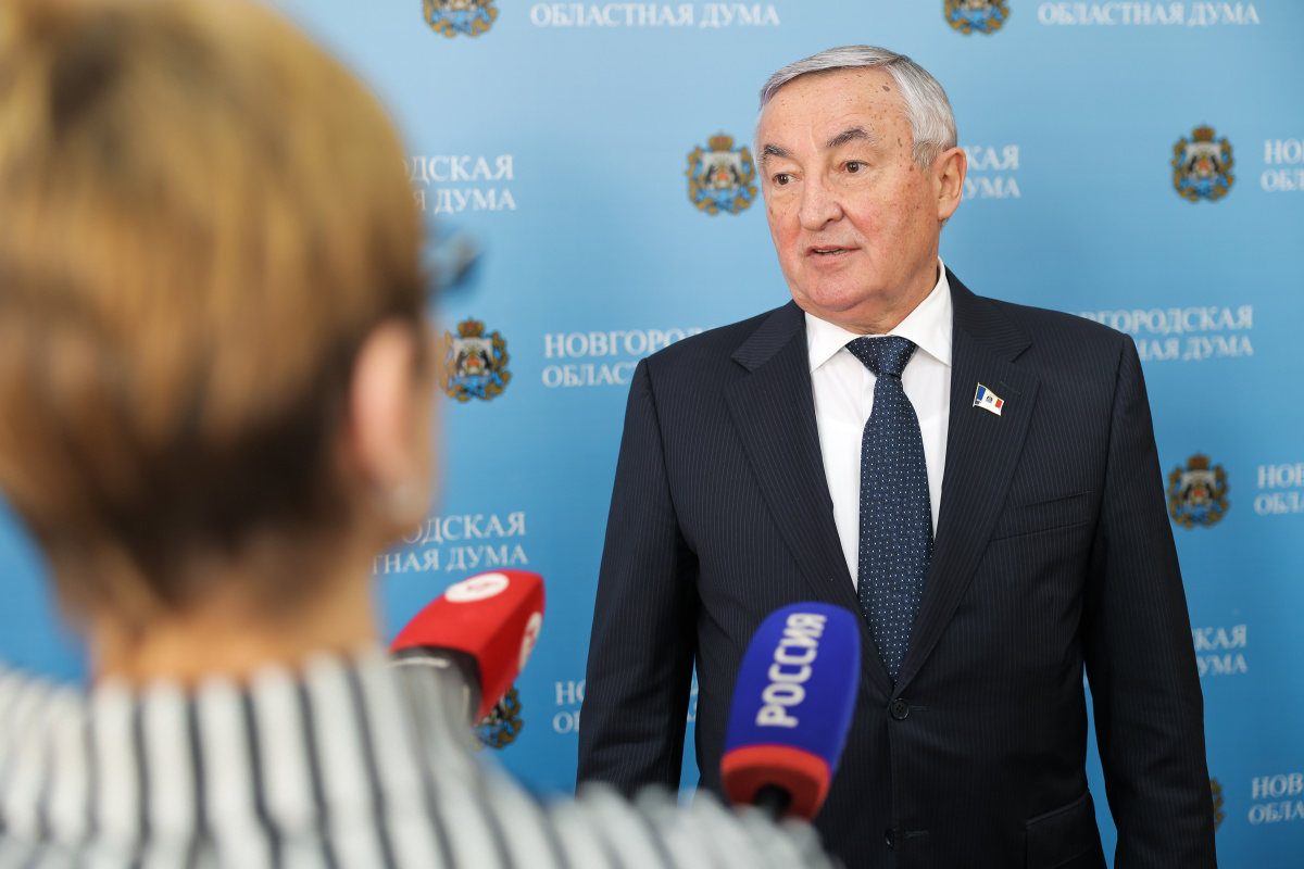 Заседание Новгородской областной Думы 