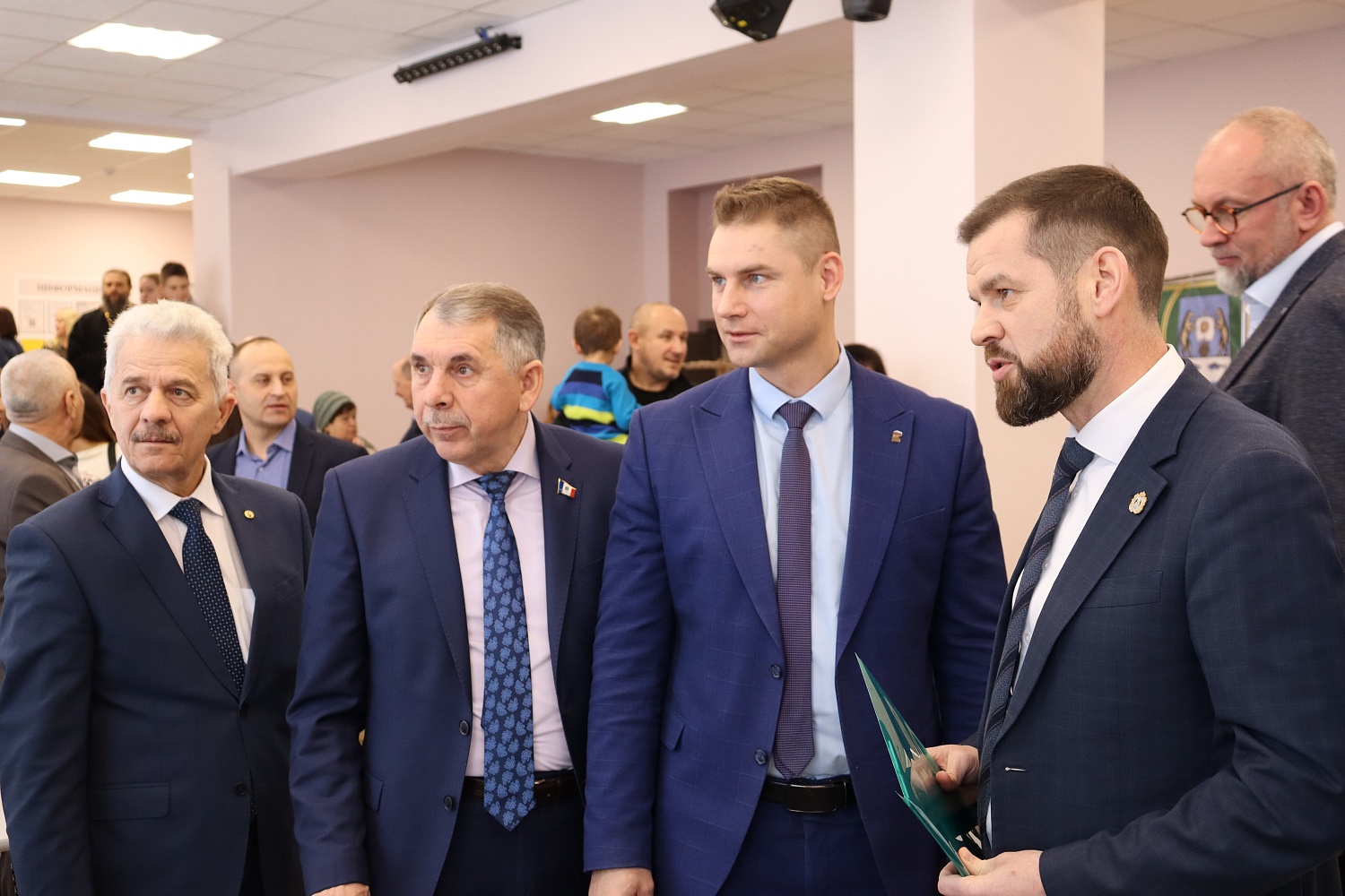 Аграрии Новгородского округа принимали поздравления с профессиональным праздником