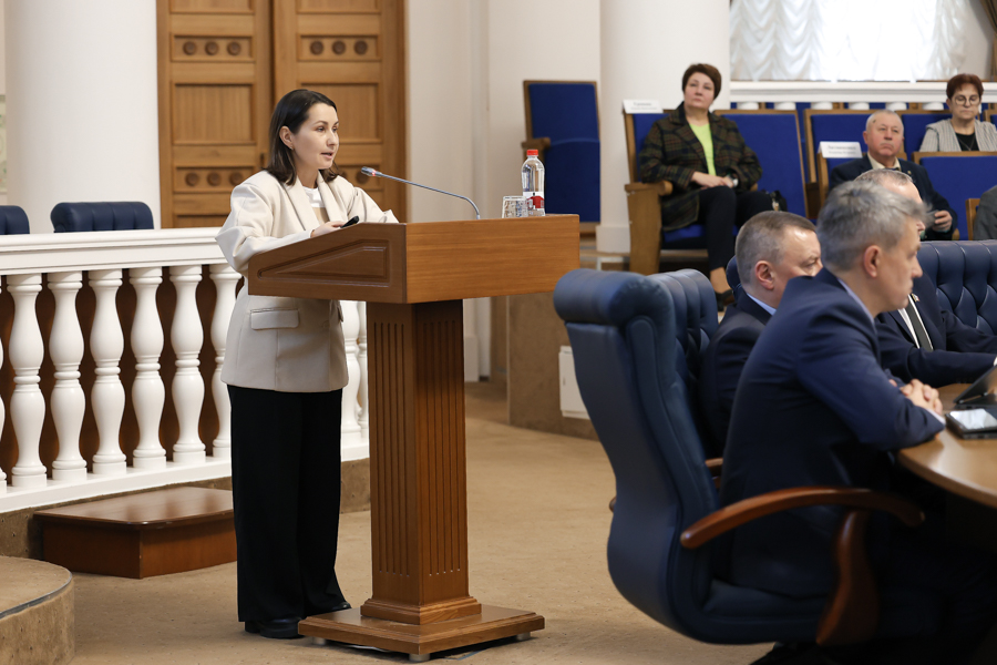 Депутаты областной Думы обсудили реализацию молодежной политики в регионе