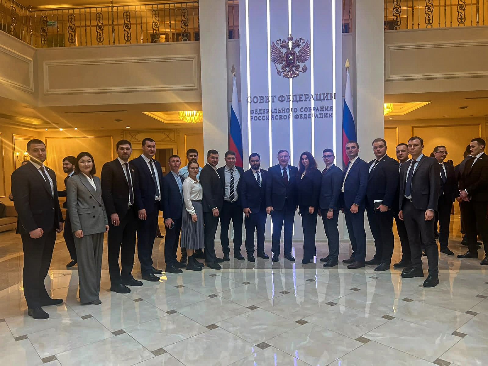 Председатель Молодежного парламента Николай Алексашкин принял участие во встрече членов Палаты молодых законодателей при СФ с вице-спикером Совета Федерации Константином Косачевым