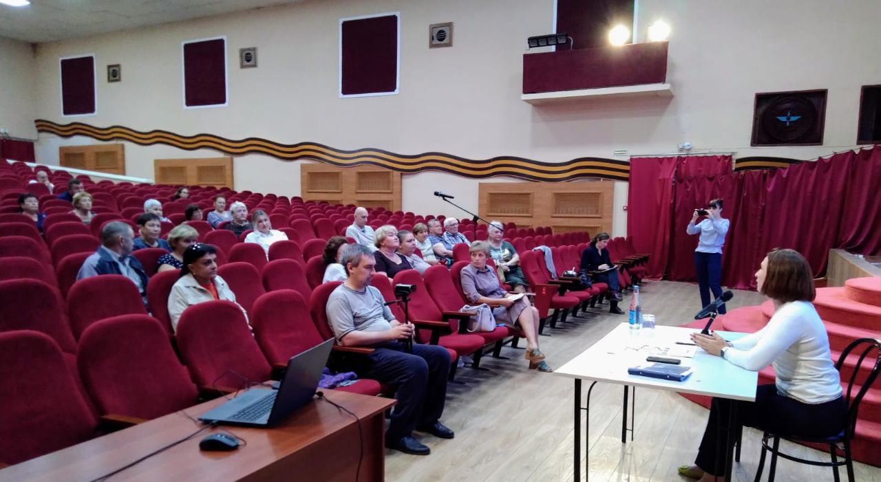 Ольга Борисова приняла участие во встрече с главой Старорусского района