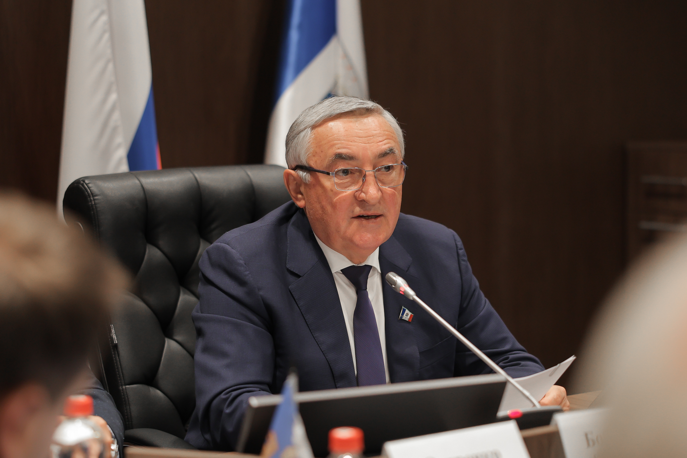 Поддержать учреждения культуры в городах и ускорить запуск программы "Земский работник культуры" - с такими инициативами выступил председатель Новгородской областной Думы Юрий Бобрышев