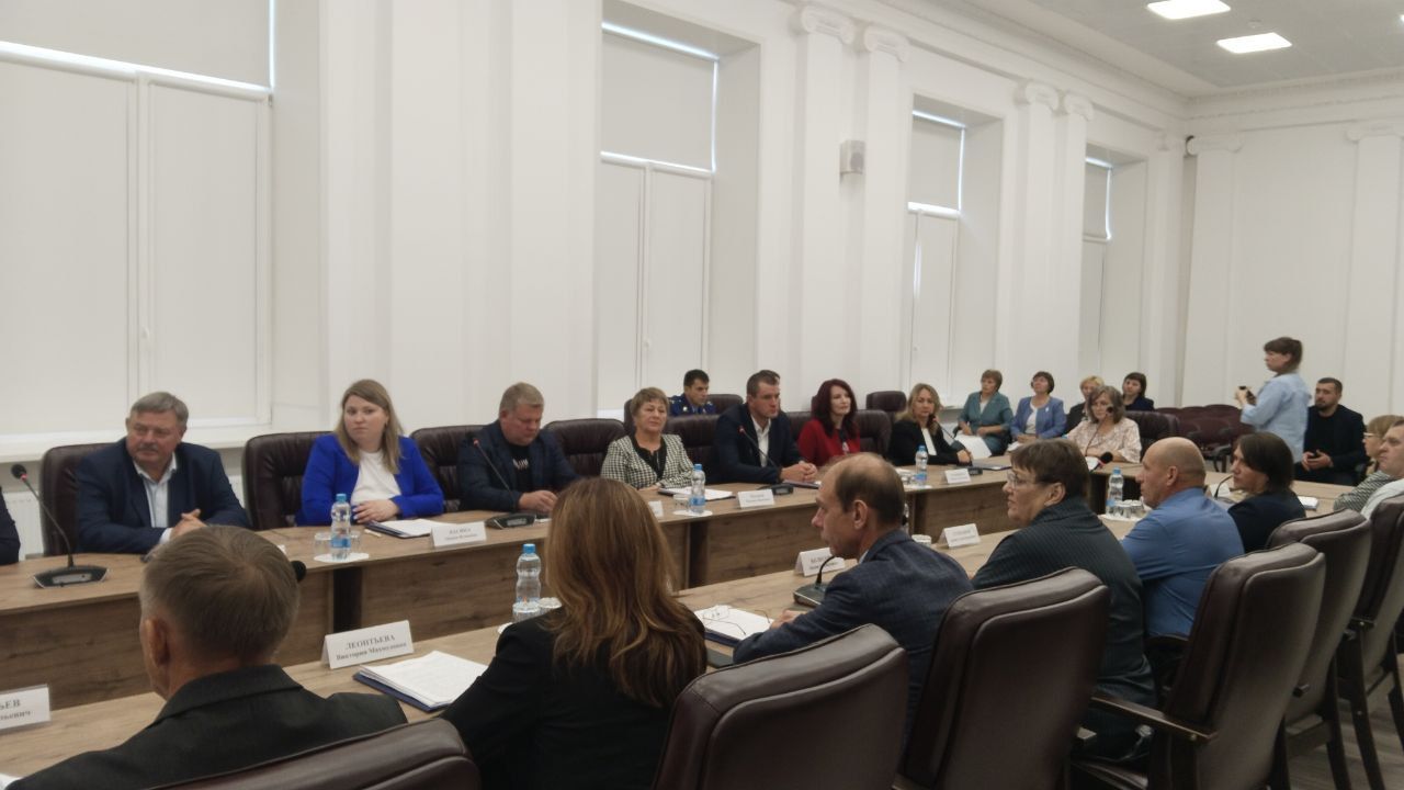 Прошло первое заседание Старорусской окружной Думы