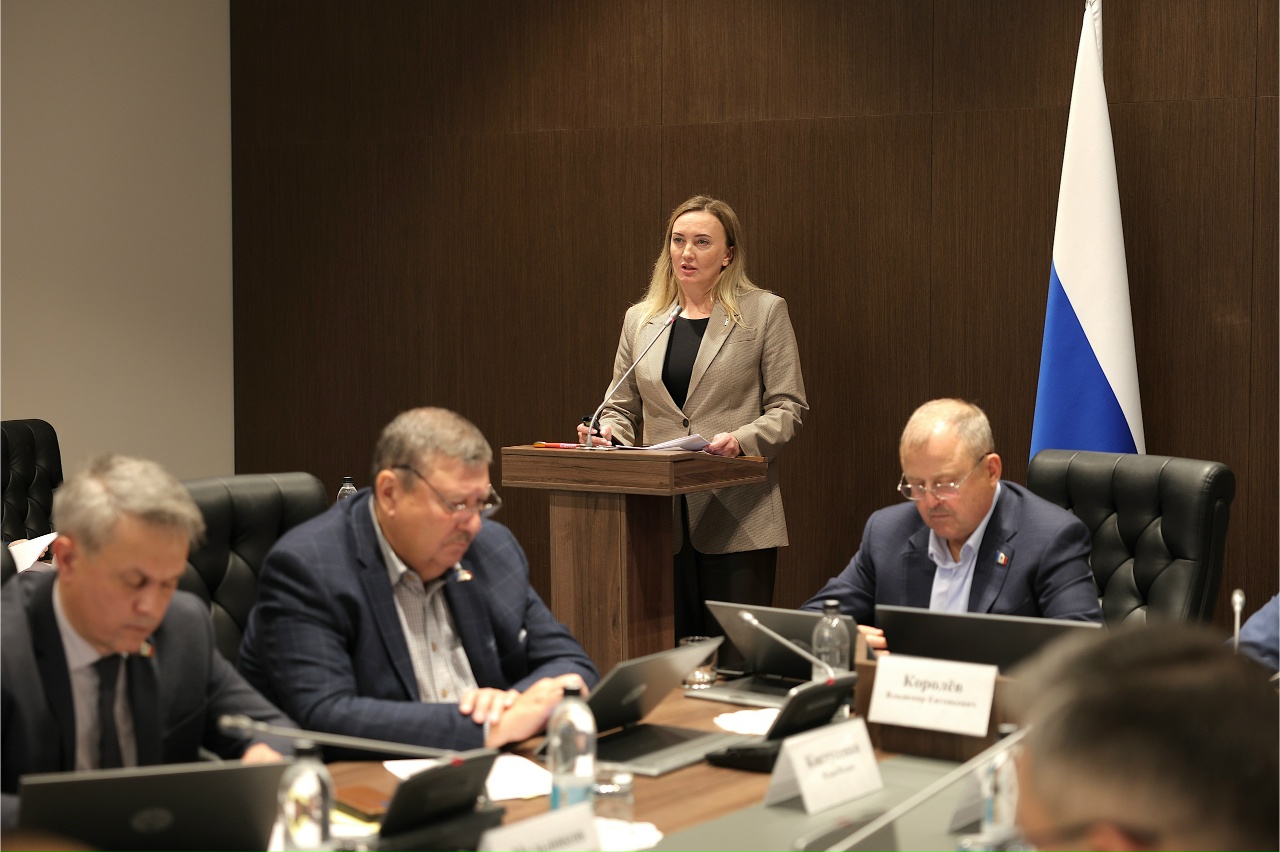Новая программа «Земский работник культуры» позволит привлечь в округа региона 16 новых специалистов