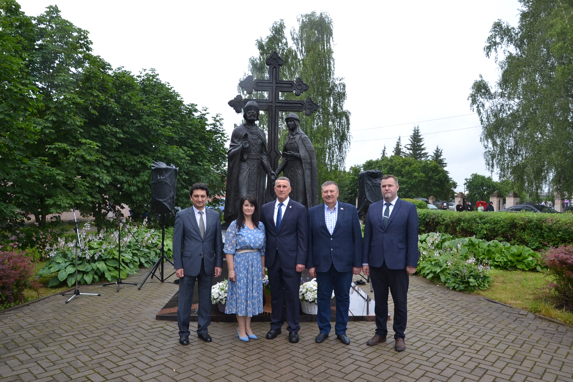 Сегодня в Великом Новгороде проходят торжественные мероприятия, посвященные Дню семьи, любви и верности