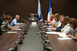 Парламентская неделя стартовала с заседания комитета Новгородской областной Думы по законодательству и местному самоуправлению
