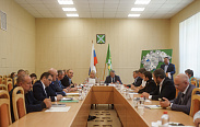 Выездное заседание совместных комитетов областной Думы в Крестецком районе