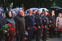 Новгородцы почтили память погибших героев Великой Отечественной войны