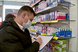 Максим Бомбин принял участие в мониторинге цен на лекарства в аптеках на территории региона