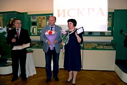 Юрий Саламонов поздравил коллектив боровичской газеты с юбилеем