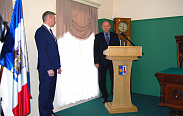 Депутаты областной Думы поздравили главу Боровичского района со вступлением в должность