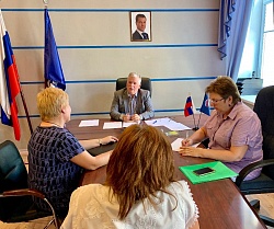 Анатолий Федотов встретился с избирателями в региональной общественной приёмной