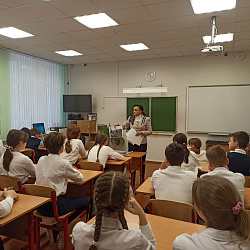 В школе №13 прошел тематический урок, посвященный истории освобождения Новгорода