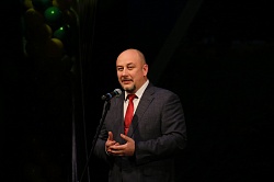 Алексей Чурсинов поздравил коллектив школы № 2 с 80-летием учреждения