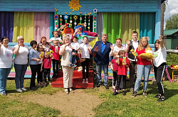 Сергей Тихомиров поздравил с Днем защиты детей воспитанников приюта в Пестове