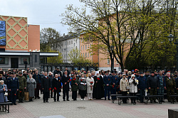 В Новгородской области проходят церемонии возложения венков и цветов на воинских захоронениях и мемориалах