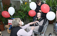 Елена Писарева передала специализированное реабилитационное оборудование семьям с детьми-инвалидами
