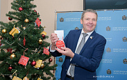 Депутаты областной Думы осуществят новогодние мечты детей