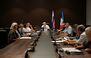 Заседания комитетов областной Думы