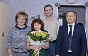 Елена Писарева поздравила одного из первых новорожденных в 2019 году 