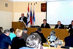 Депутаты Новгородской областной Думы присутствовали на отчете главы Боровичского района