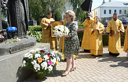 Сегодня в Великом Новгороде проходят торжественные мероприятия, посвященные всероссийскому  Дню семьи, любви и верности