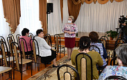 Елена Писарева поздравила работников сферы образования Мошенского района с профессиональным праздником