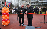 Александр Рыбка принял участие в церемонии открытия спортивной площадки в поселке Шимск