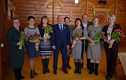 Юрий Бобрышев поздравил женщин, возглавляющих Думы районов и округов, с наступающим 8 марта