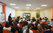 Алексей Прокопов выступил перед учениками гимназии Гармония в Великом Новгороде