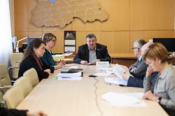 В Новгородской областной Думе состоялось заседание комиссии по вопросам осуществления мониторинга областного законодательства и практики его применения