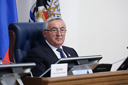 Председатель Новгородской областной Думы Юрий Бобрышев прокомментировал отчёт губернатора на заседании регионального парламента