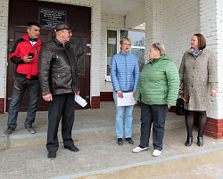 В школе №1 имени А.М. Денисова в п.Хвойная полным ходом идет капитальный ремонт